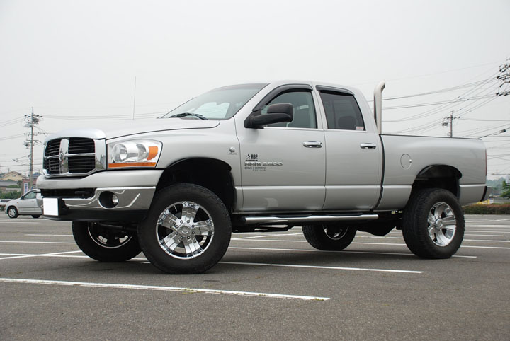 DODGE RAM HD TRUCK