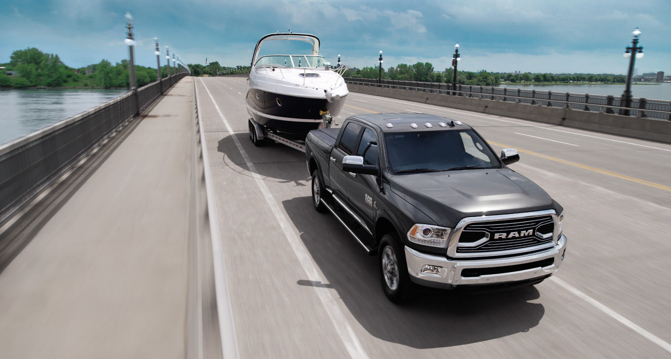 ram2500-exterior-front-grille