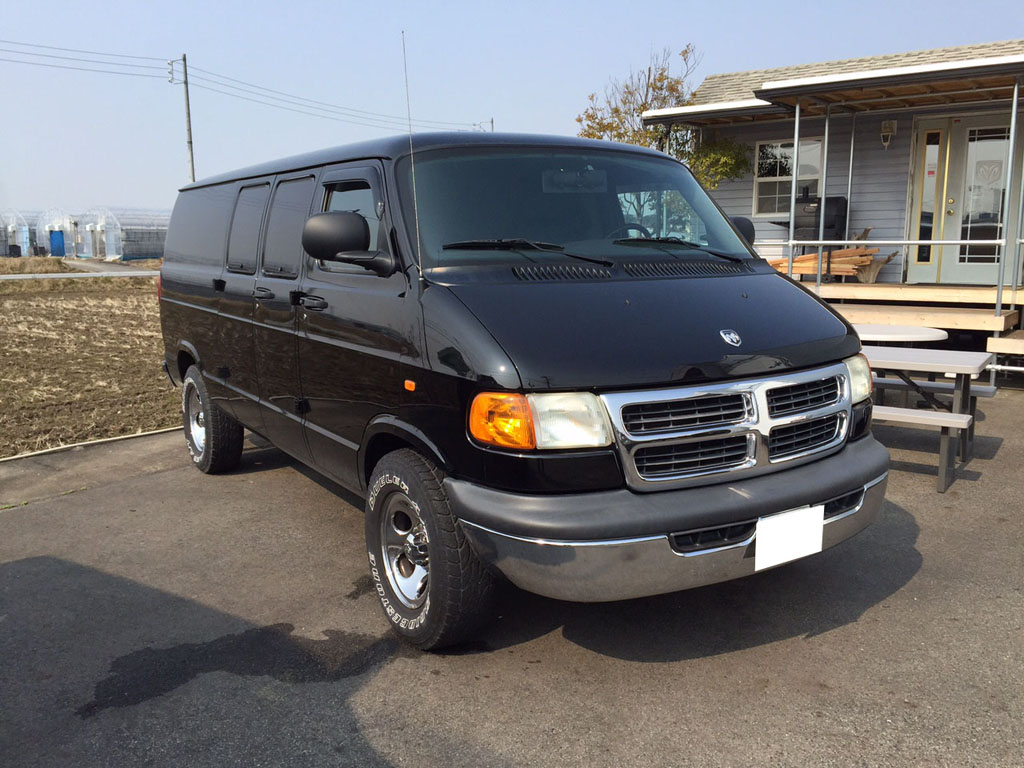 03y ダッジラムバン 新車並行 入庫