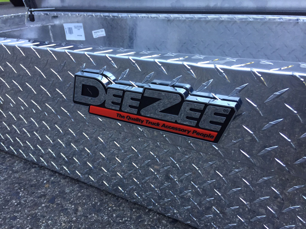 DEEZEEトラックツールボックス ヘコミ有処分！