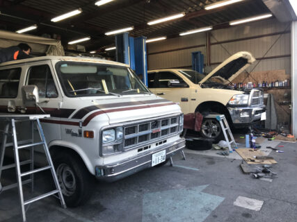 納車準備中 1978y GMC バンデューラ JIMMY トラベルバン