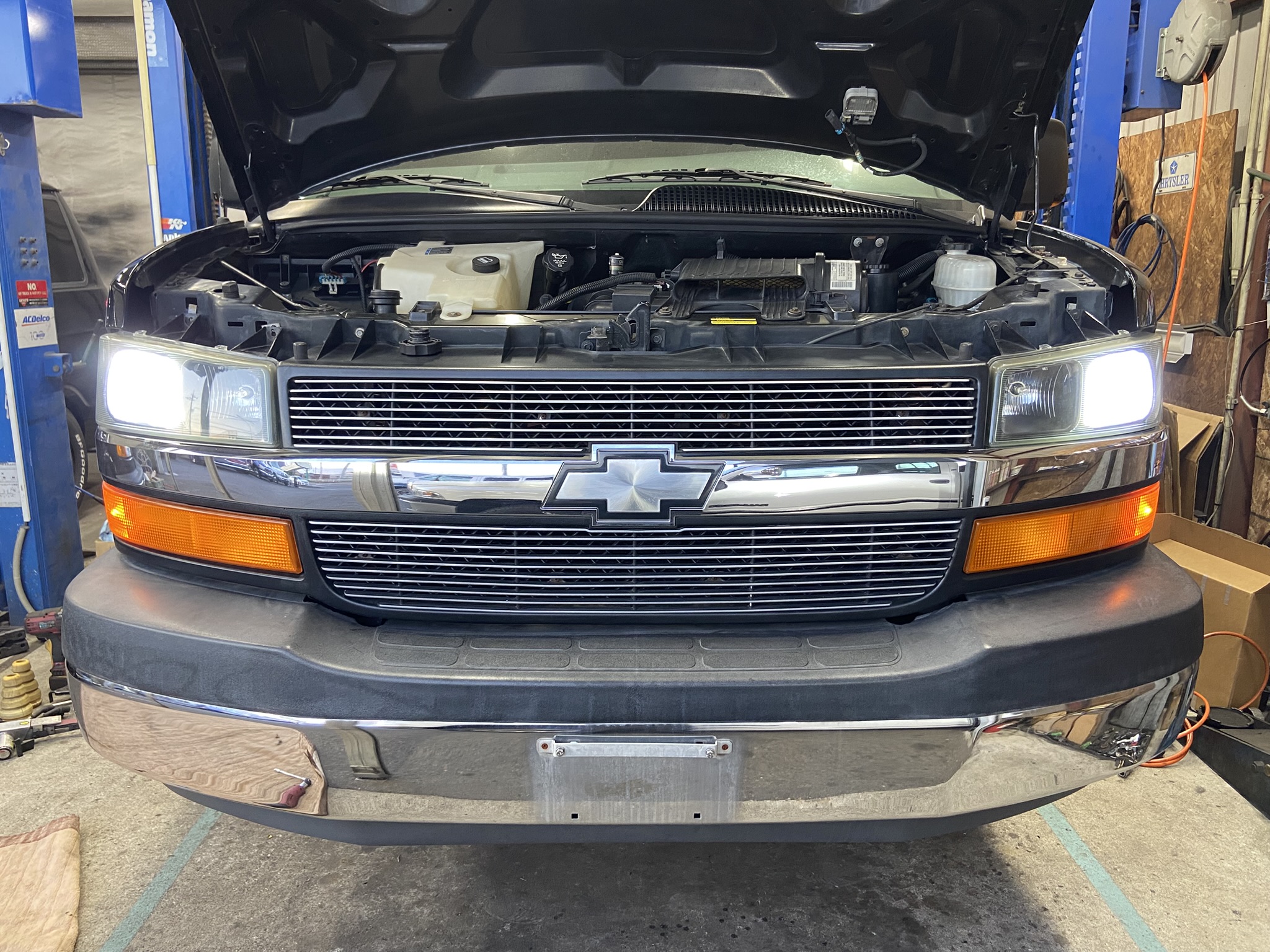 納車準備 03y シボレー エクスプレスAWD 新車並行