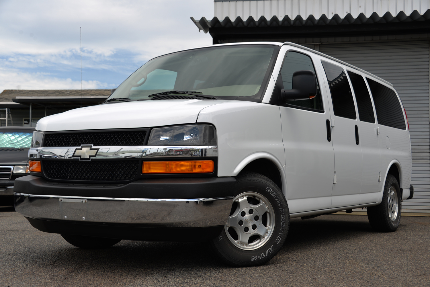 新車並行 2006年式 シボレー エクスプレス パッセンジャー AWD SOLDOUT